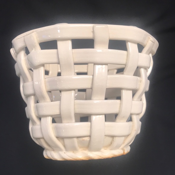 Vintage NapcoWare Made in Spain White Ceramic Lattice Woven Basket/Plant Holder - Picture 4 of 9